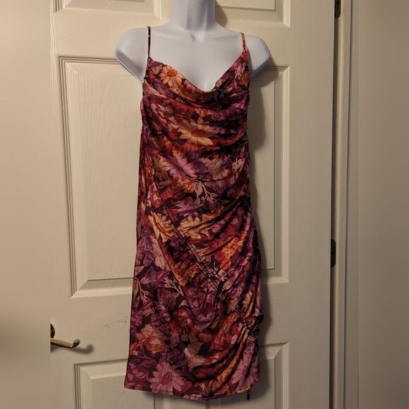 EN SAISON Gisele Floral Mini Dress Adjustable Length BNWT Size M - Picture 1 of 14